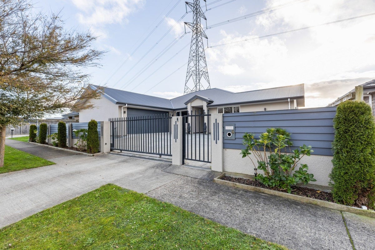 6 Cyprus Place, Fitzherbert, Palmerston North - Carousel 36