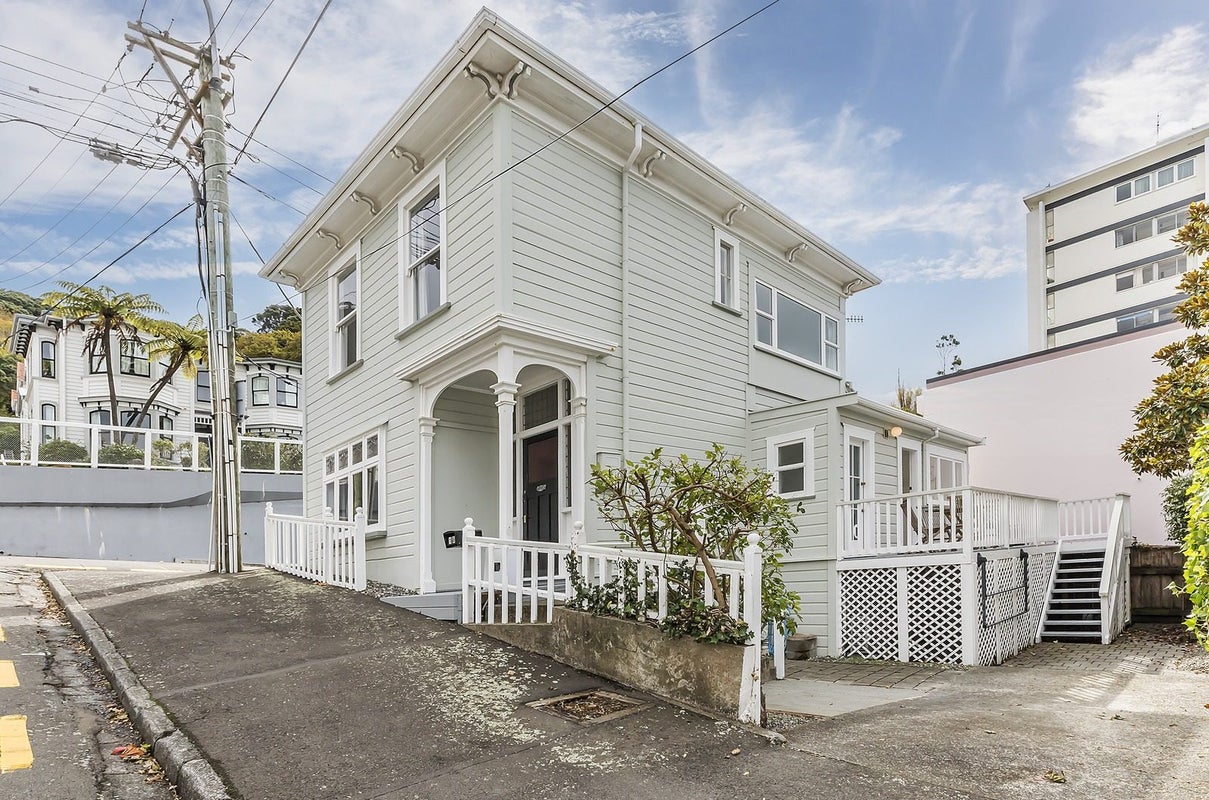 18 Newman Terrace, Thorndon, Wellington - Carousel 1