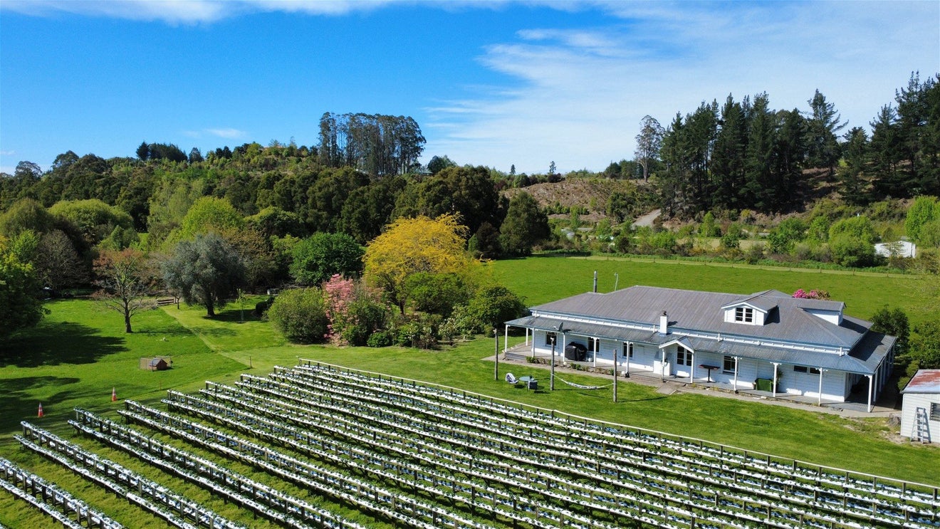 20 Neudorf Road, Upper Moutere - Carousel 1