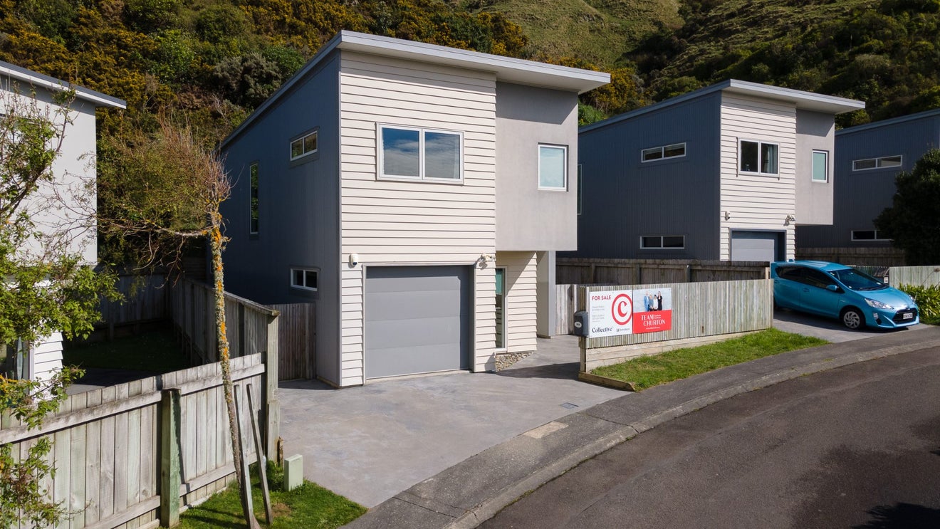36H Erlestoke Crescent, Churton Park, Wellington - Carousel 1