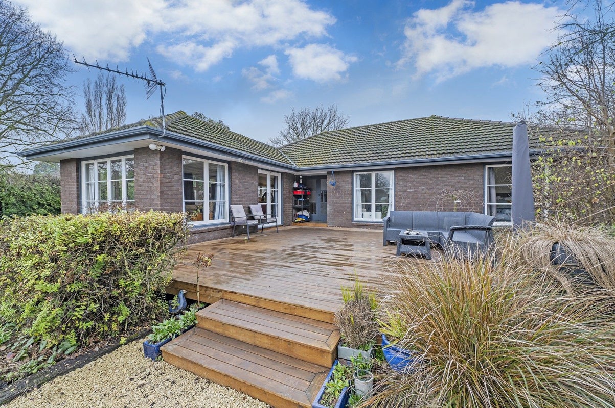 13 Gordon Street, Southbridge, Southbridge - Carousel 2