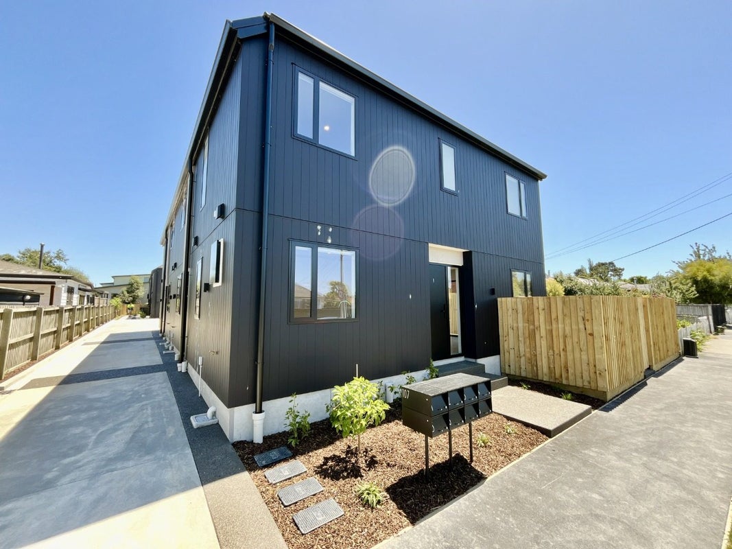 1/107 Smith Street, Woolston, Christchurch - Carousel 2