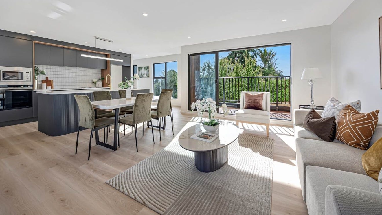 8C Baird Street, Howick, Auckland - Carousel 1