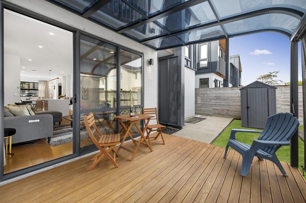 8 Whakaora Lane, Flat Bush, Auckland - Carousel 2