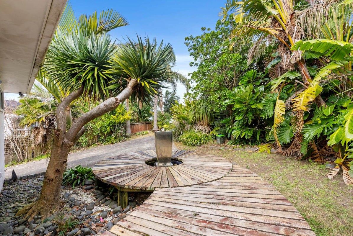 35 Pipitea Place, Massey, Auckland - Carousel 36