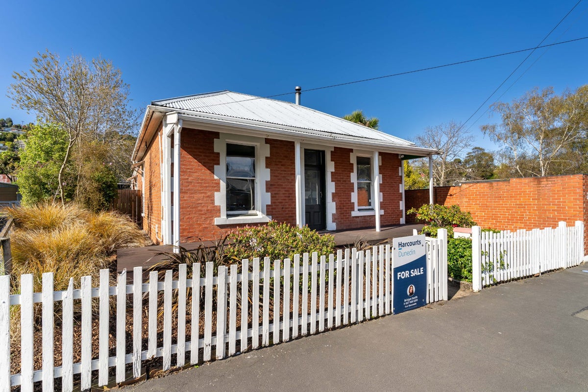264 North Road, North East Valley, Dunedin - Carousel 1