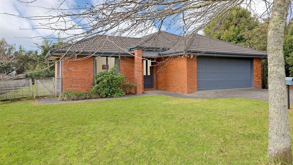 13 Lake Panorama Drive, Henderson, Auckland - Carousel 2