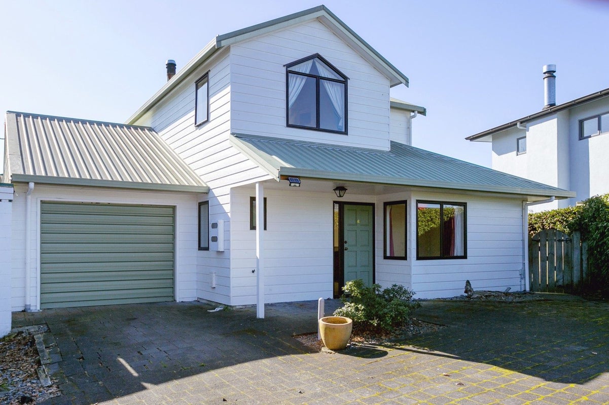 124 Te Heuheu Street, Taupo, Taupo - Carousel 1