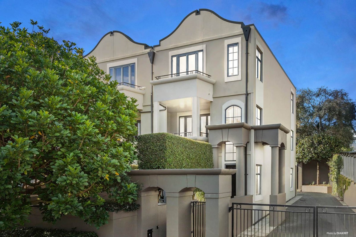 4/9 Balfour Road, Parnell, Auckland - Carousel 1
