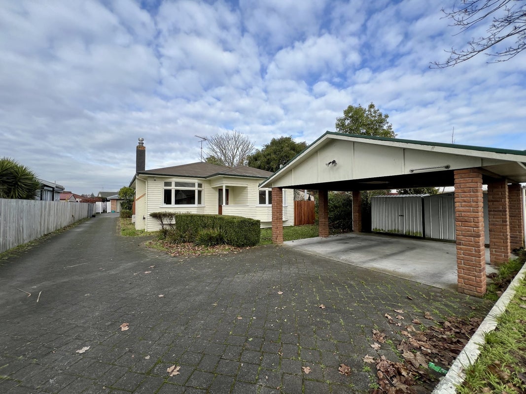 2 Gillies Avenue, Claudelands, Hamilton - Carousel 1