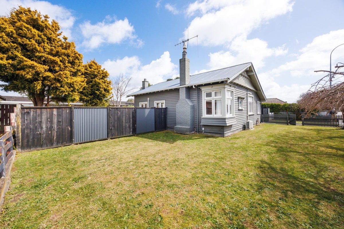 392 Botanical Road, West End, Palmerston North - Carousel 22