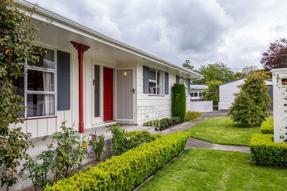 35 Manuka Street, Lansdowne, Masterton - Carousel 2