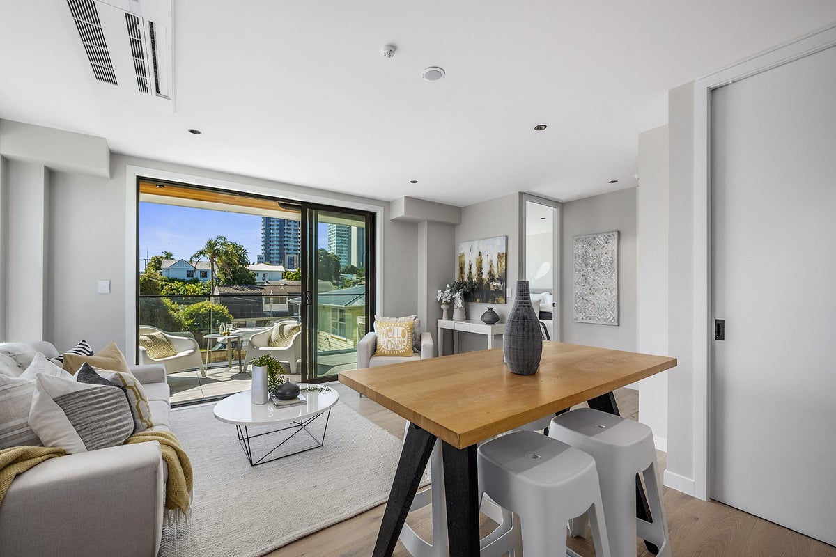 1/12 Burns Avenue, Takapuna, Auckland - Carousel 2