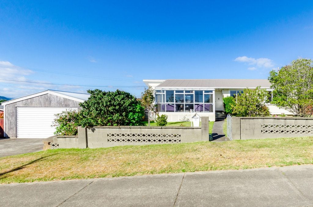 22 Gray Avenue, Paraparaumu Beach, Paraparaumu - Carousel 2
