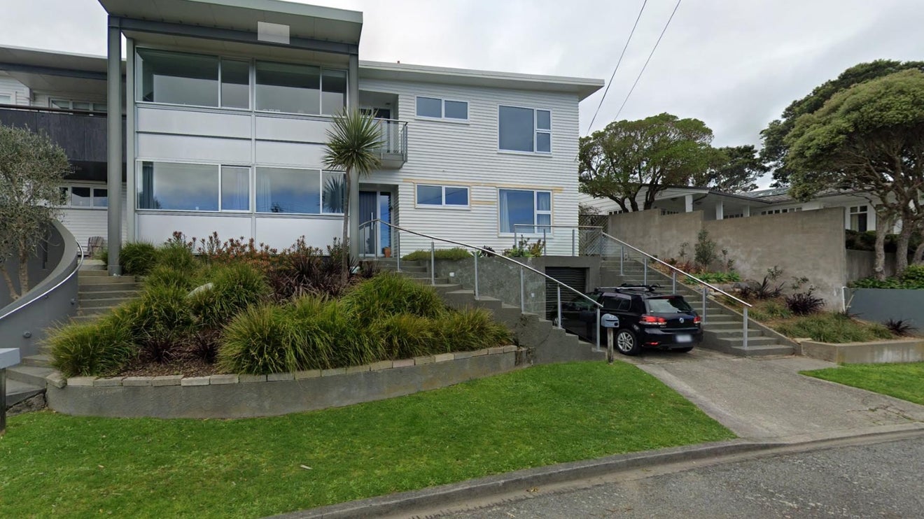 92 Seatoun Heights Road, Seatoun, Wellington - Carousel 1