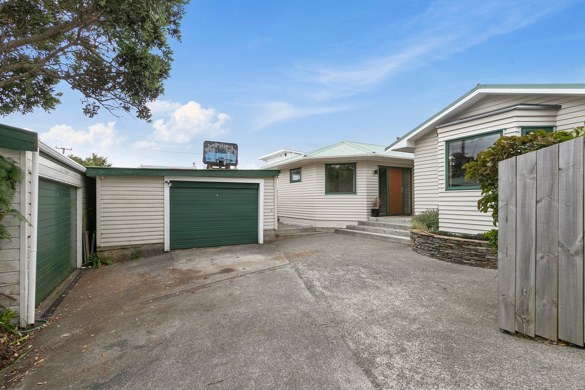 204 Miromiro Road, Normandale, Lower Hutt - Carousel 1