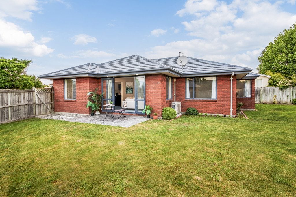 11 Cayman Close, Shirley, Christchurch - Carousel 2
