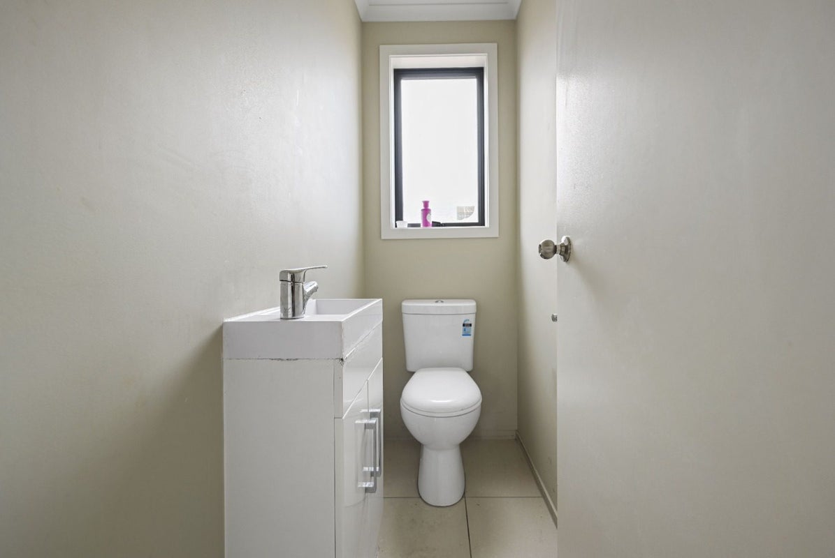 8/202 Old Farm Road, Hamilton East, Hamilton - Carousel 7