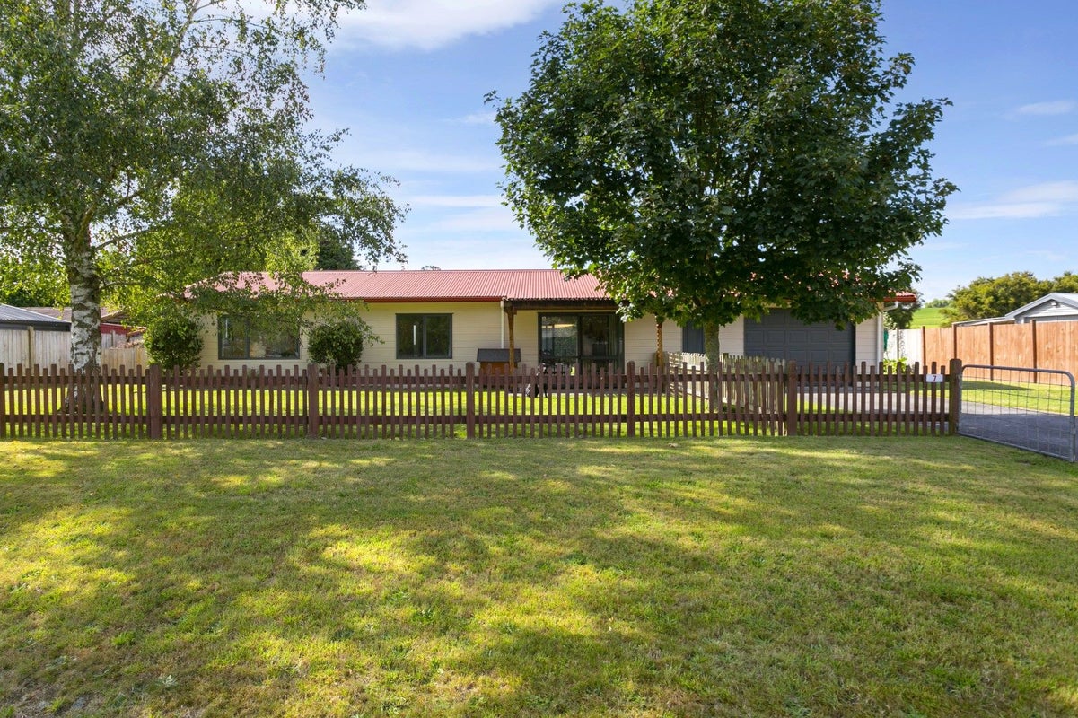 7 Taylor Place, Reporoa - Carousel 1