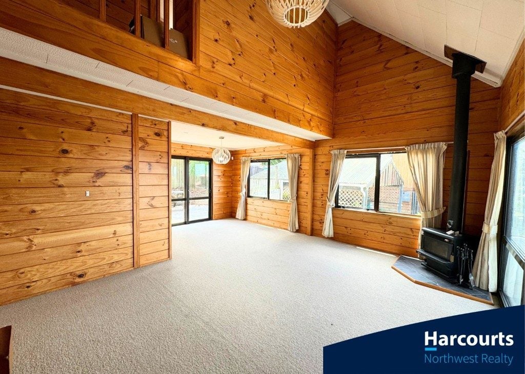 6A Cambric Place, Botany Downs, Auckland - Carousel 1