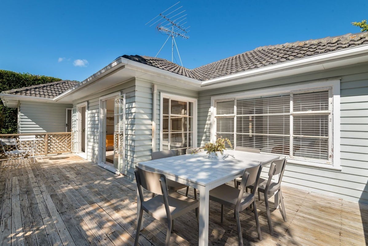 6 Alma Road, Milford, Auckland - Carousel 1