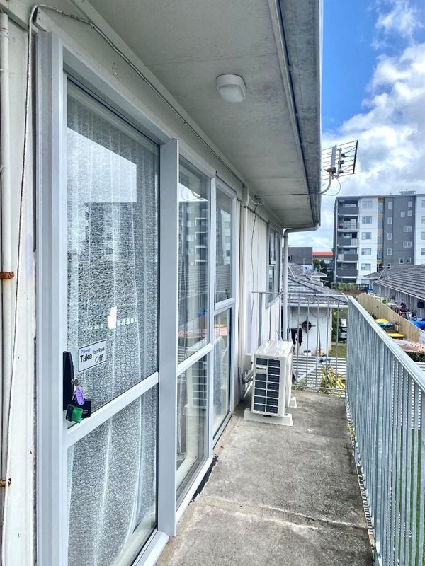 4 Atkinson Avenue, Papatoetoe, Auckland - Carousel 2