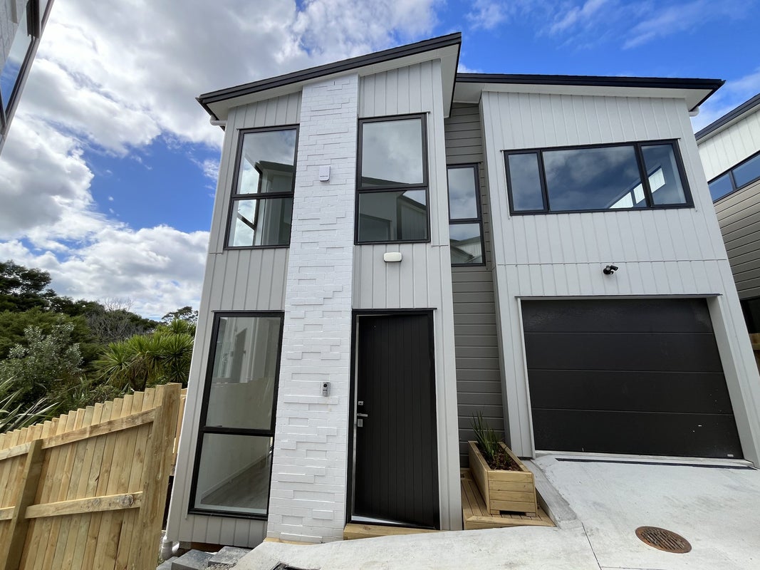 10A Mantra Road, Massey, Auckland - Carousel 1