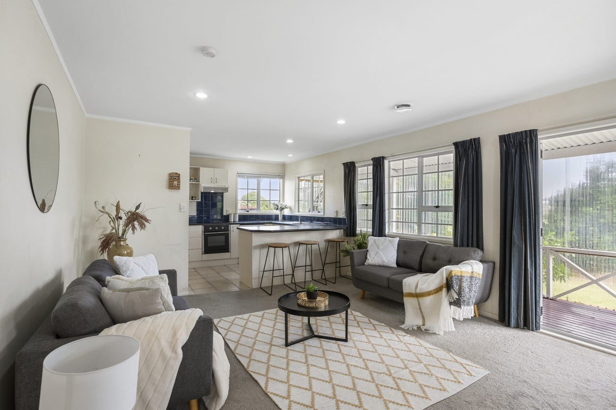 1/1 CASCADES RD, Pakuranga Heights, Auckland - Carousel 2