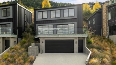 10A St Matthews Place, Queenstown - Carousel 1