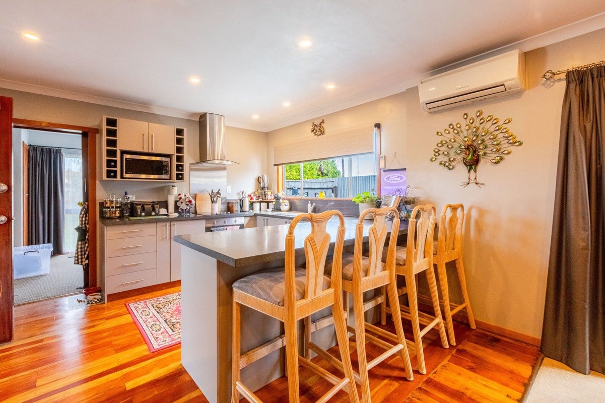 22 Latham Street, Napier South, Napier - Carousel 2
