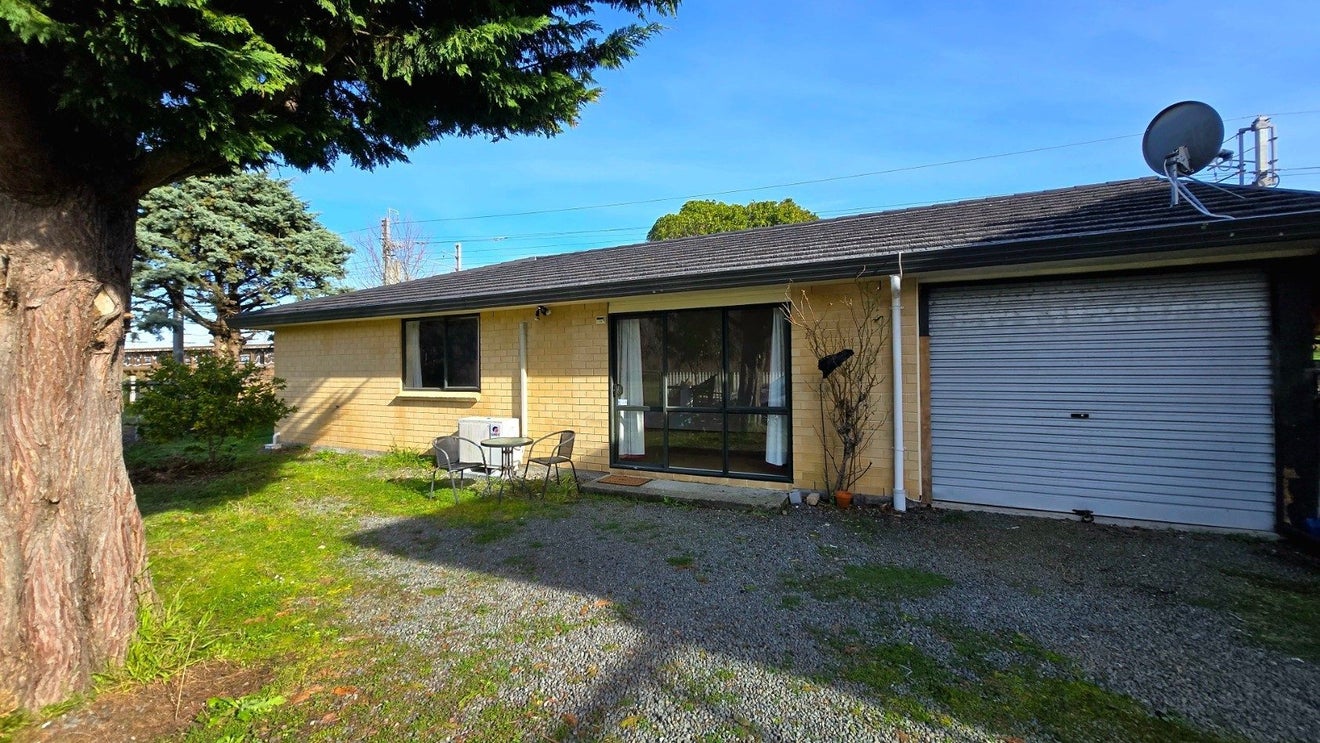 27 Mary Huse Grove, Manor Park, Lower Hutt - Carousel 1