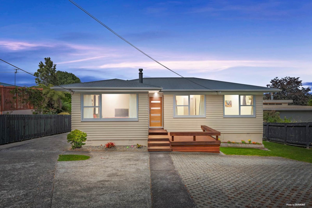 178 Don Buck Road, Massey, Auckland - Carousel 1