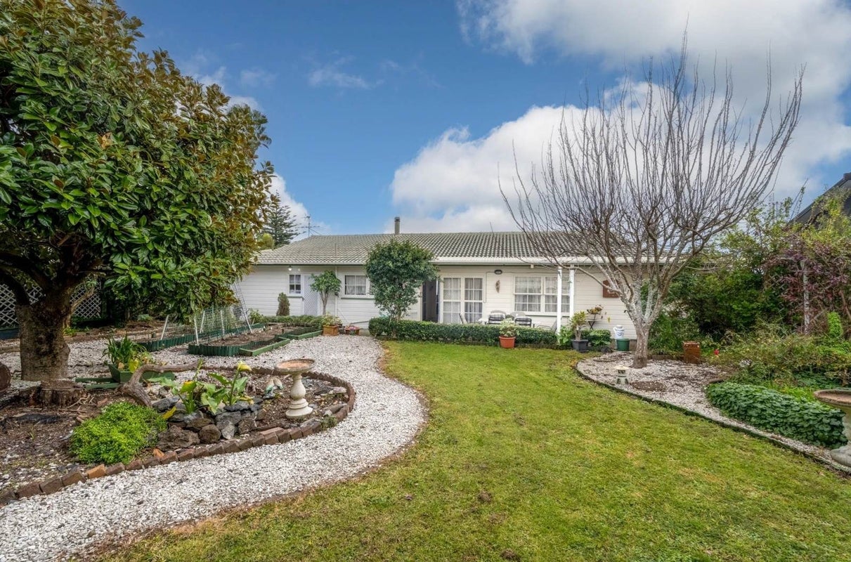 11 Fratley Avenue, Farm Cove, Auckland - Carousel 6
