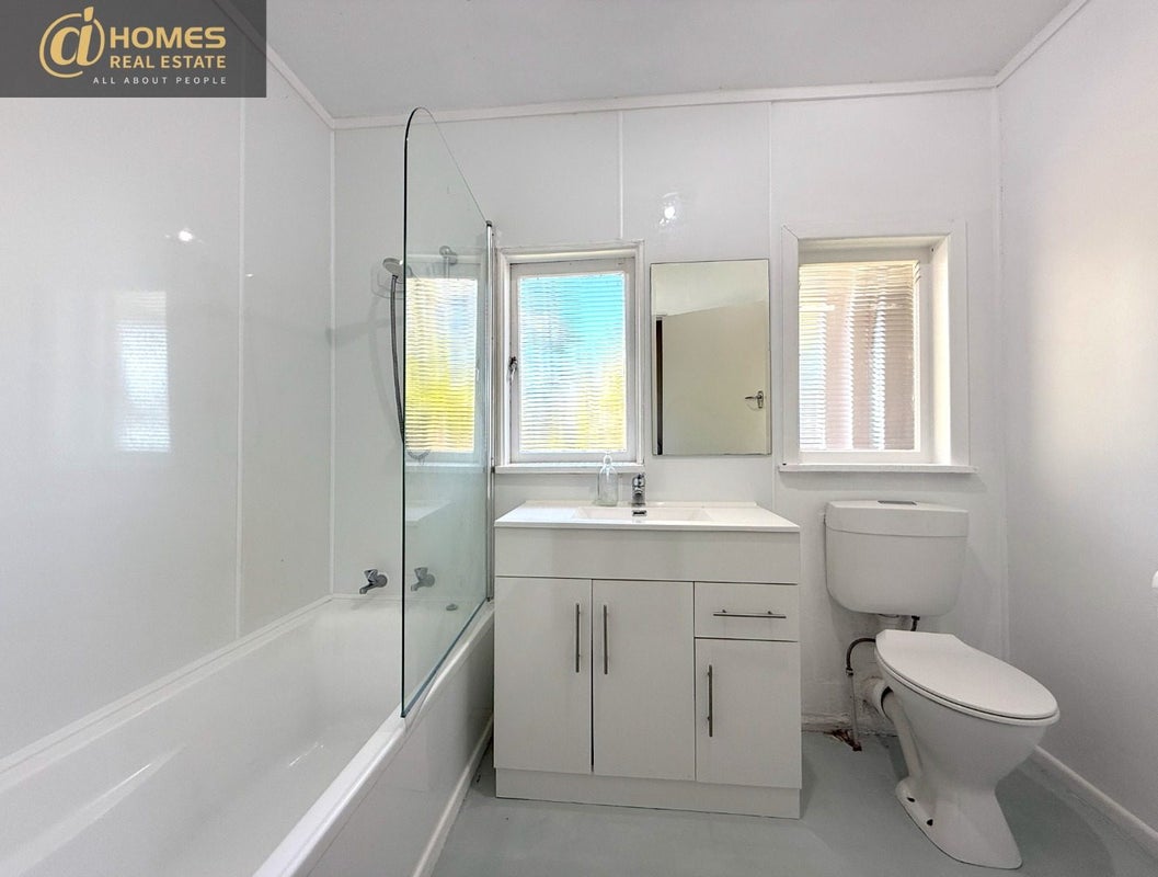 20 Savoy Road, Glen Eden, Auckland - Carousel 11