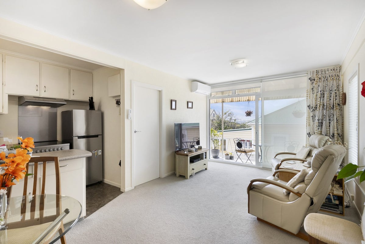 2/219 Onewa Road, Birkenhead, Auckland - Carousel 1