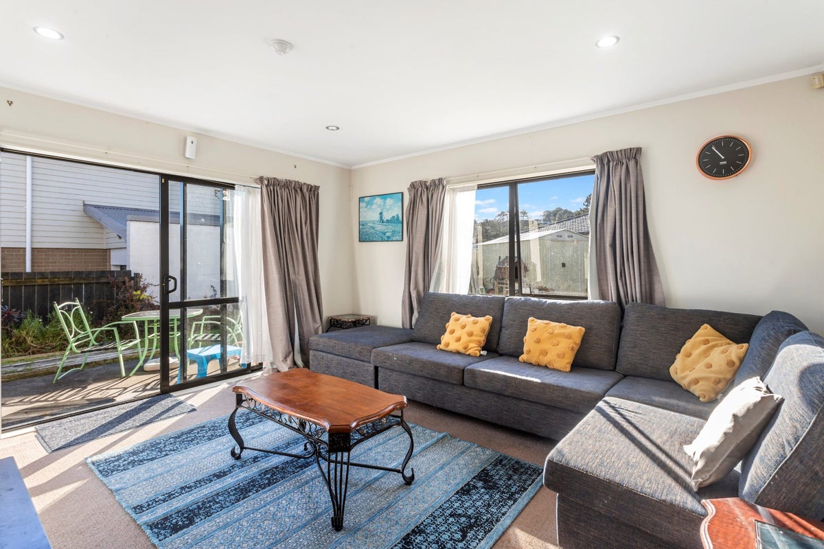 10 Foundation Place, Glen Eden, Auckland - Carousel 2