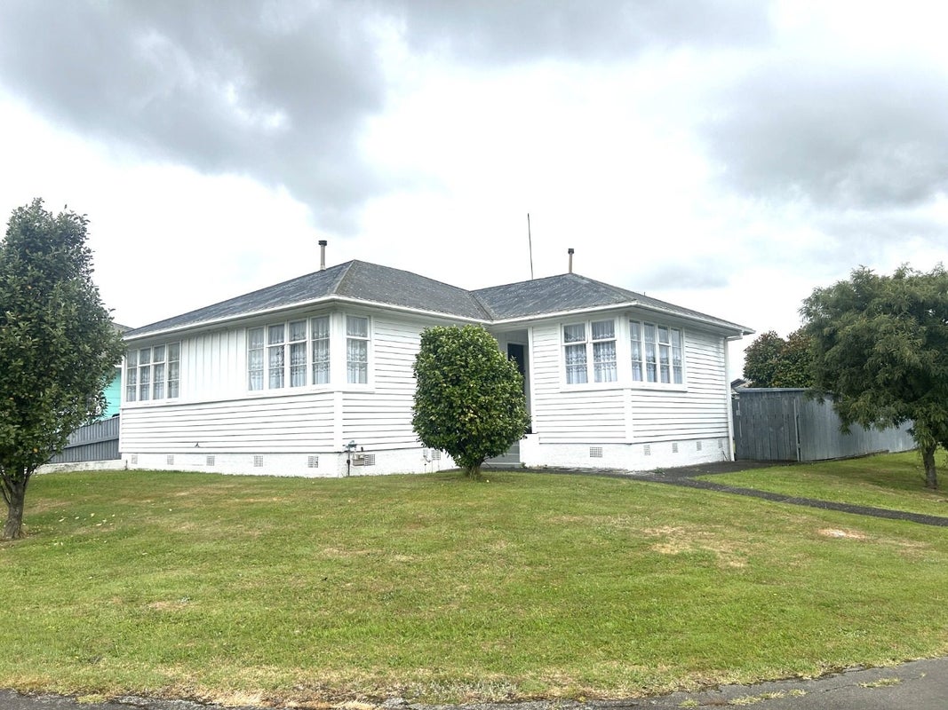 1 Avon Terrace, Roslyn, Palmerston North - Carousel 1