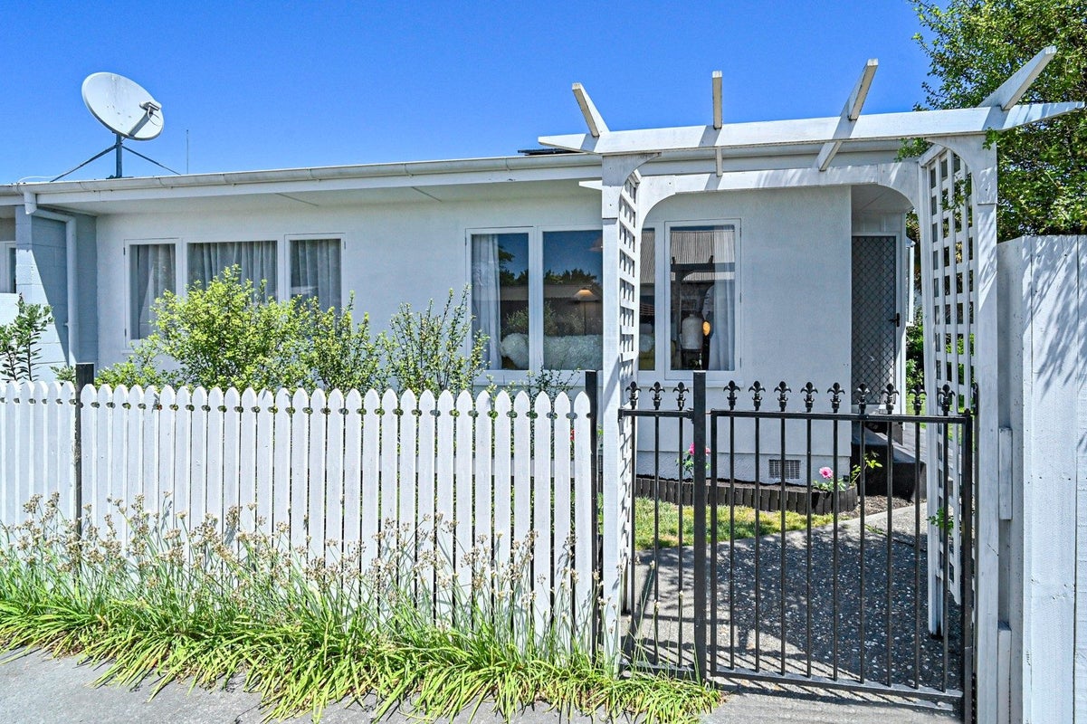1/204A Park Road South, Akina, Hastings - Carousel 1