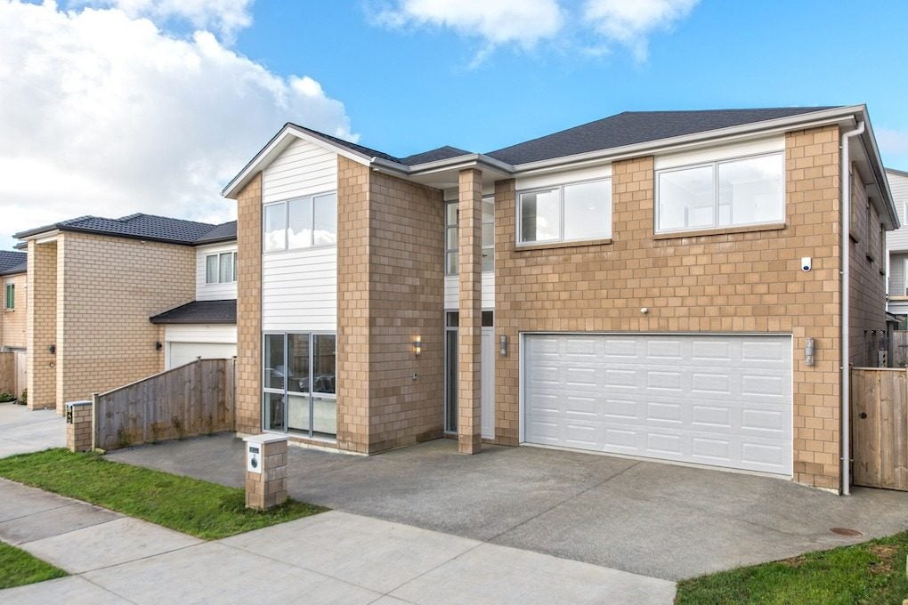 10 Sunshine Lane, Flat Bush, Auckland - Carousel 1