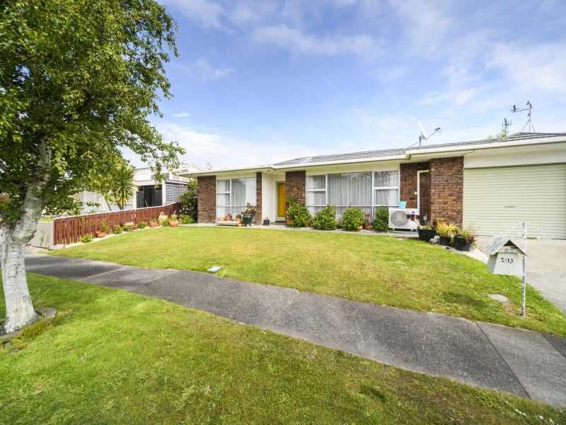 4A Pinedale Parade, Milson, Palmerston North - Carousel 2