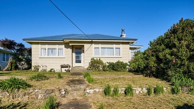 581 Waitarere Beach Road, Waitarere Beach, Levin - Carousel 1