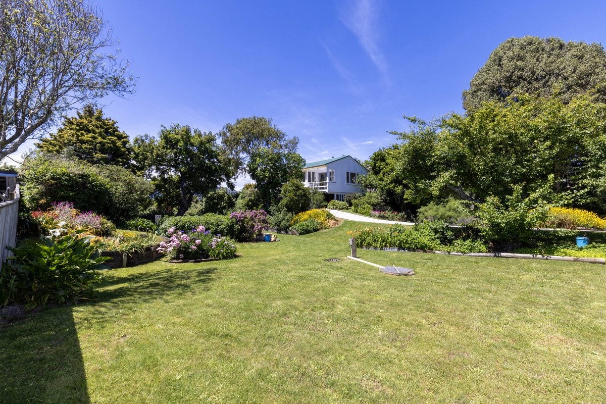 90 Kiwi Road, Raumati Beach, Paraparaumu - Carousel 1