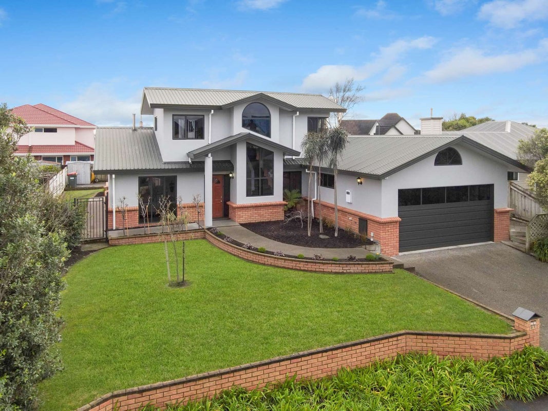27 Kilkenny Place, Fitzherbert, Palmerston North - Carousel 1