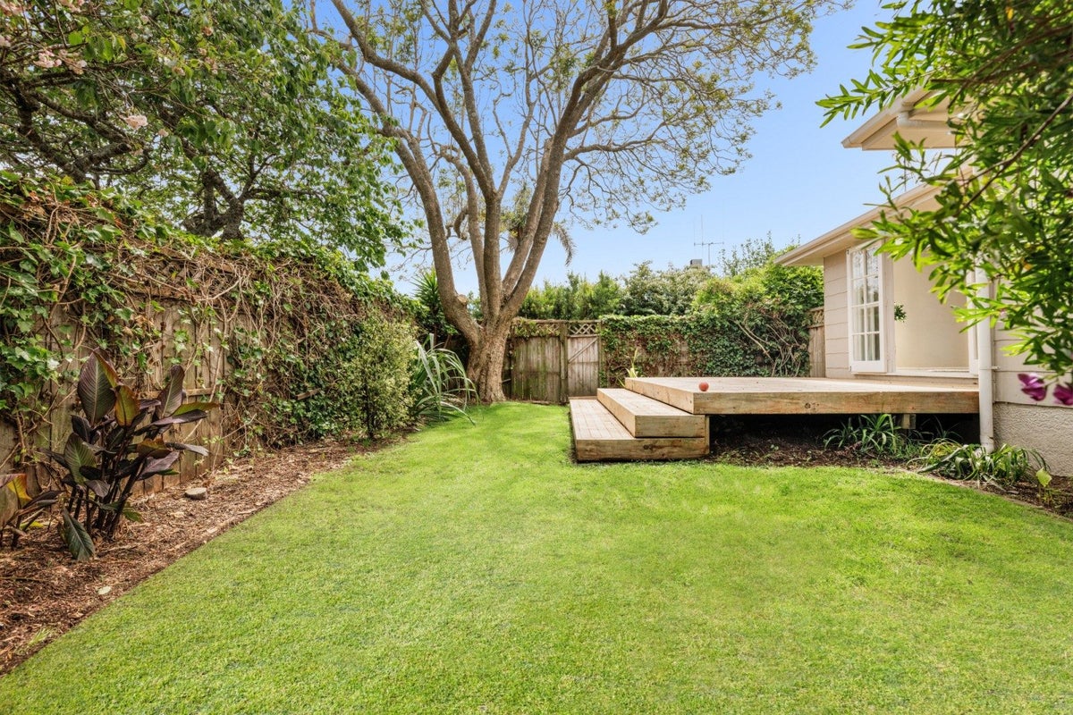 18 Lisbon Street, Greerton, Tauranga - Carousel 18