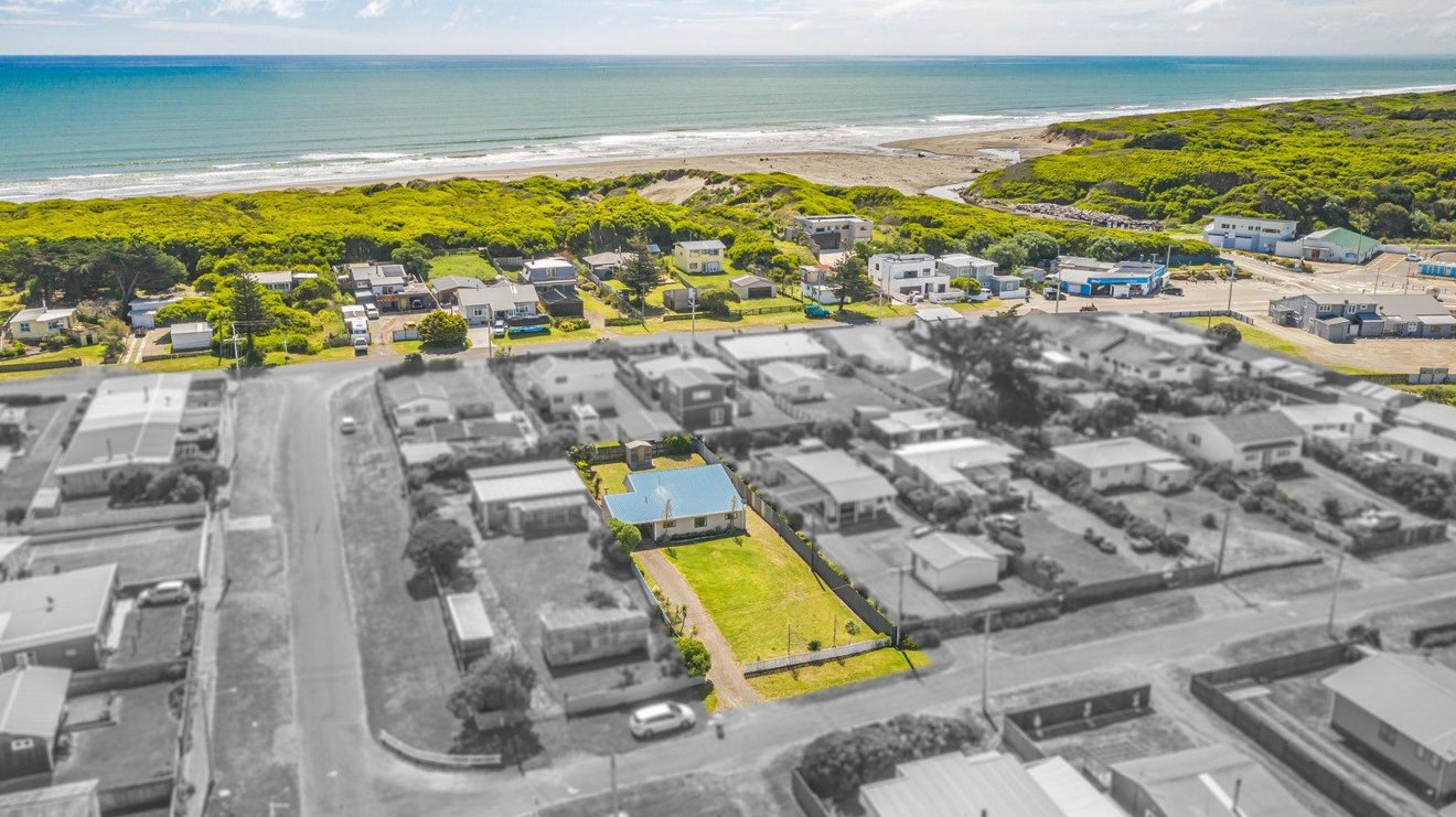 22 Rangitane Street, Himatangi Beach, Himatangi Beach - Carousel 18
