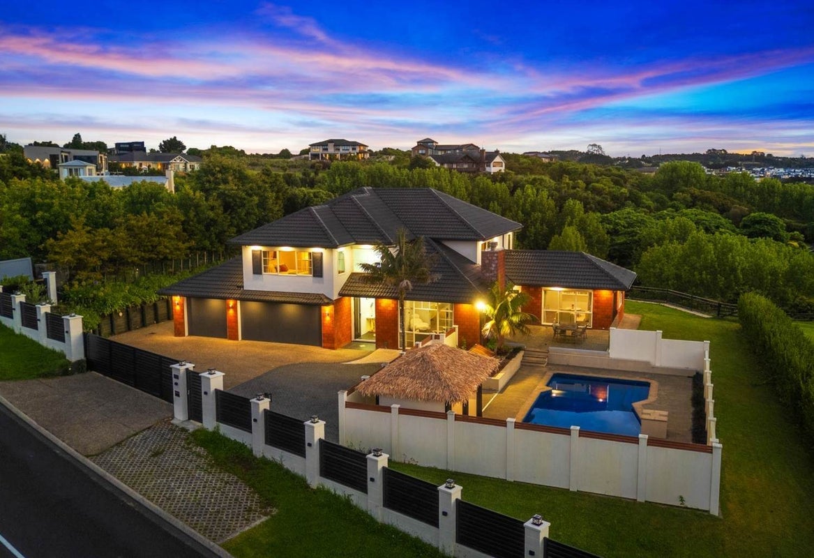 31 Regis Lane, Flat Bush, Auckland - Carousel 30