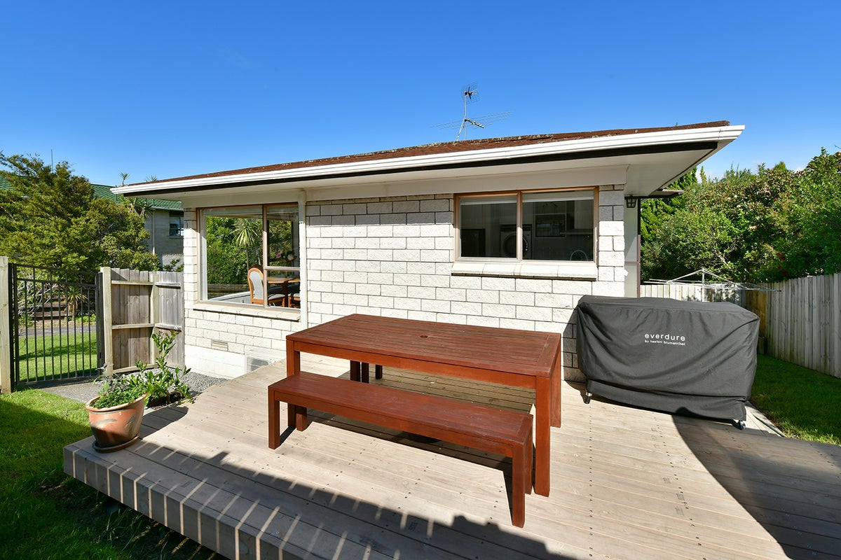 1/92 Glamorgan Drive, Torbay, Auckland - Carousel 1