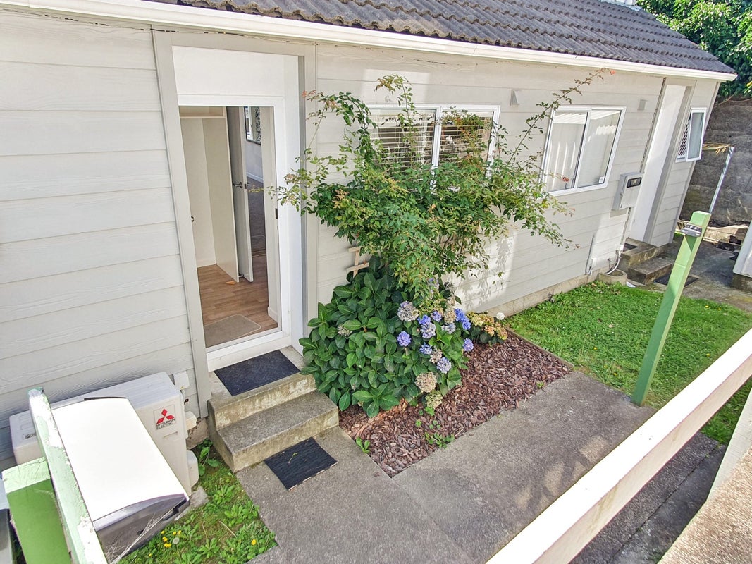 0 Roxburgh - Ettrick Road, Dumbarton, Roxburgh - Carousel 11