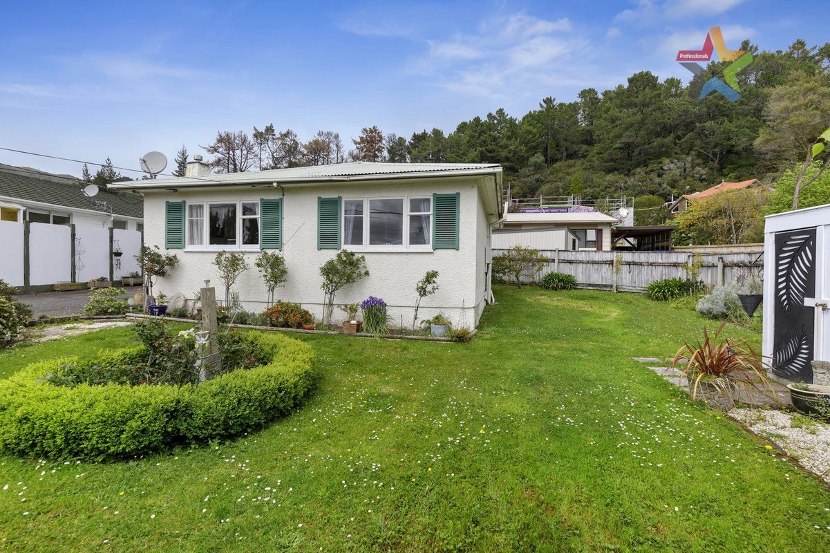 39 Raukawa Street, Stokes Valley, Lower Hutt - Carousel 1