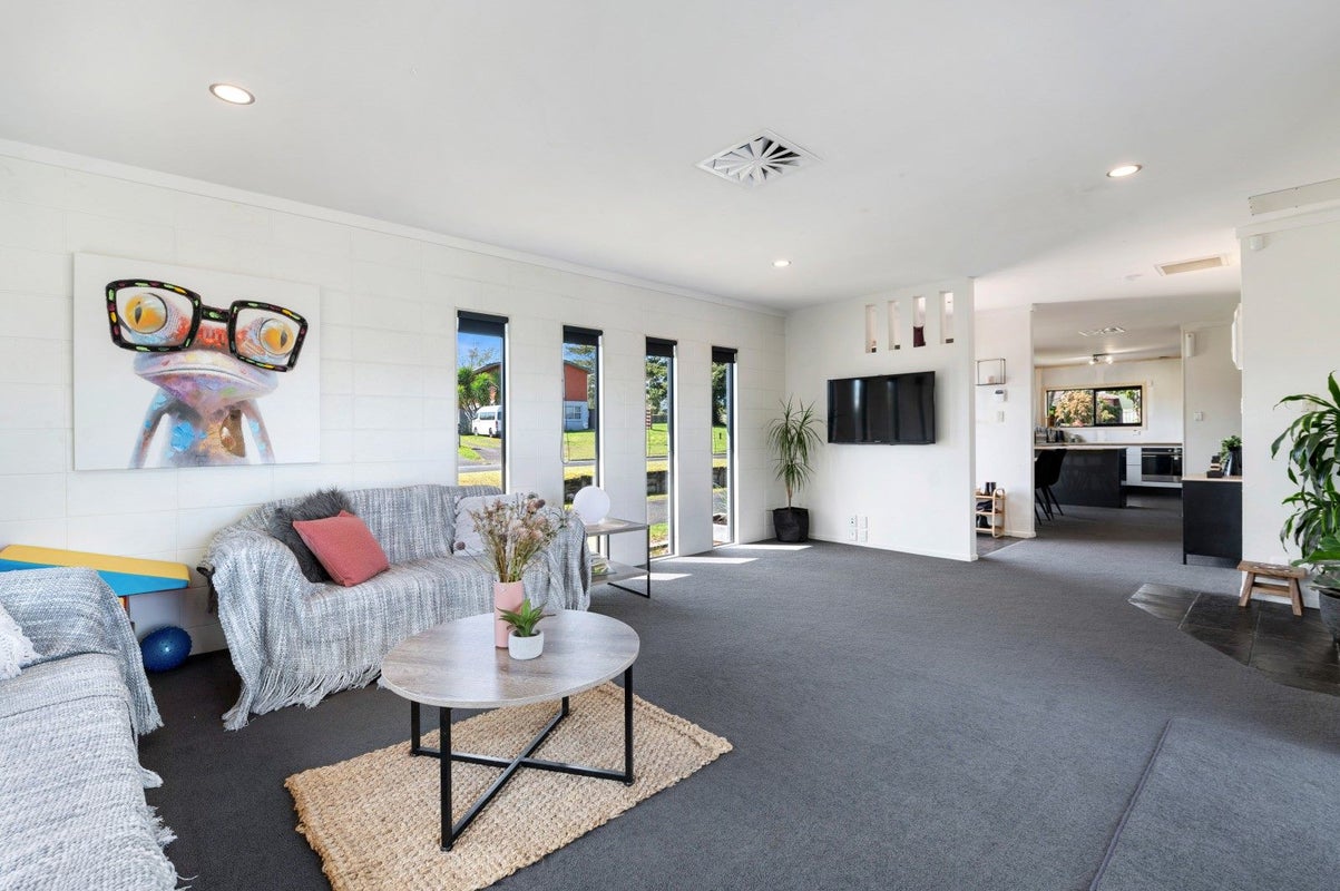 9 Tumene Drive, Owhata, Rotorua - Carousel 1